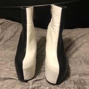 Two tones Platform boots